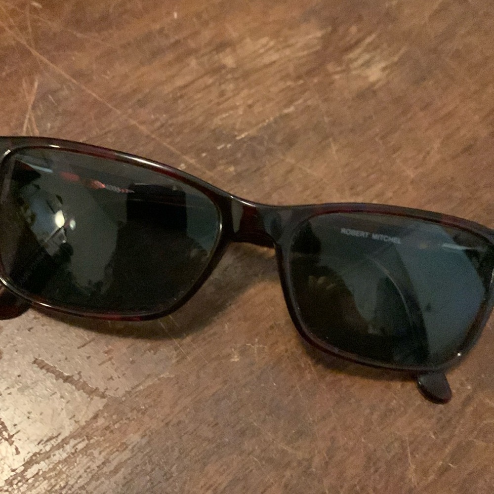 Classic Brown Sunglasses Robert Mitchell